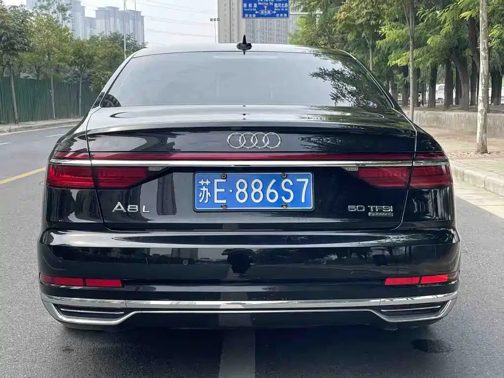 Audi A8 — фото 8