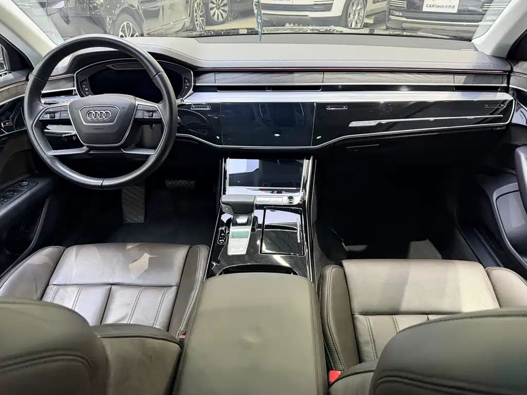 Audi A8 — фото 8