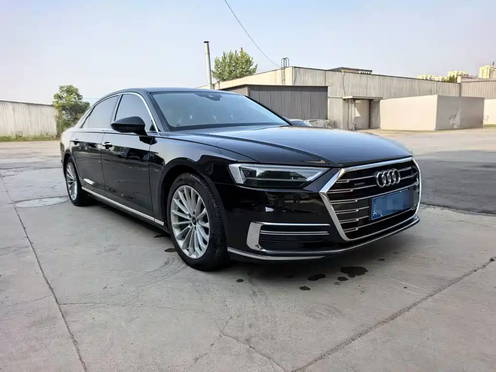 Audi A8 — фото 3