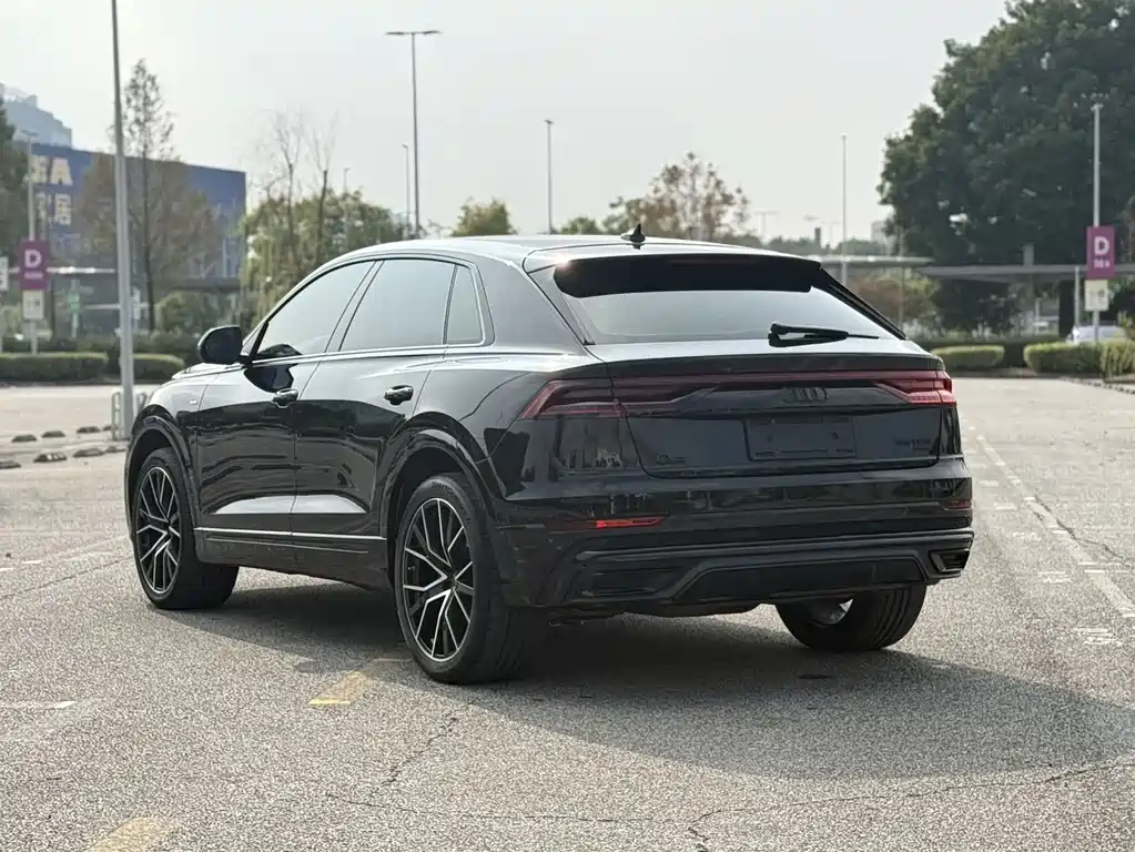 Audi Q8 — фото 5