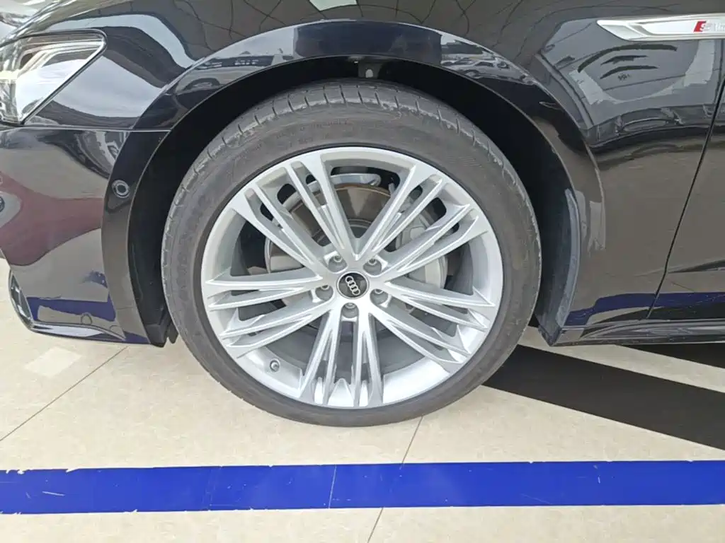 Audi A7L — фото 23