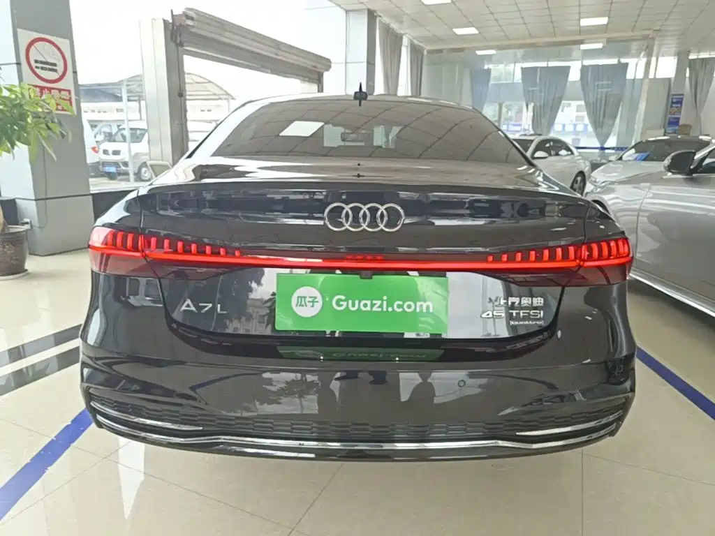 Audi A7L — фото 6