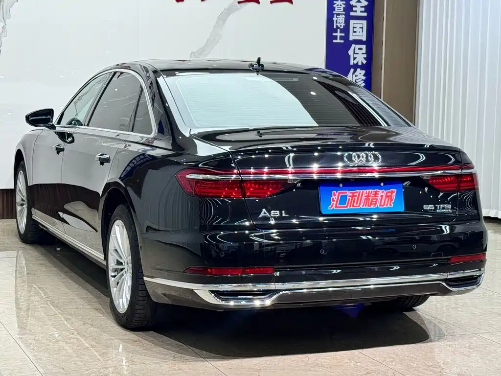 Audi A8 — фото 4