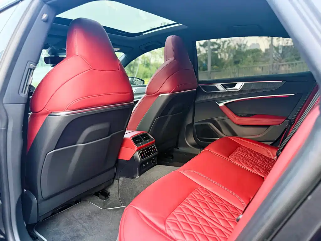 Audi A7L — фото 15
