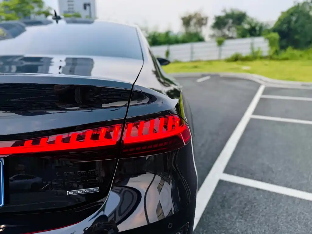 Audi A7L — фото 19