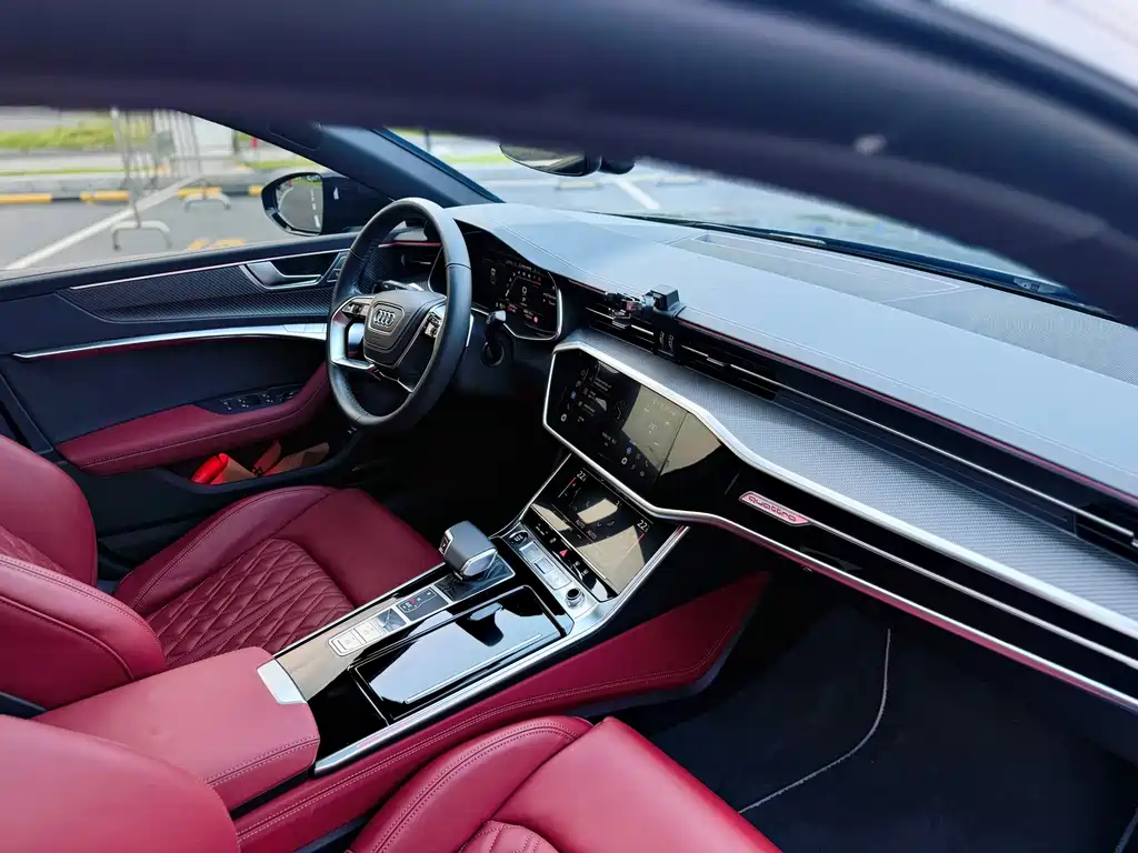 Audi A7L — фото 21