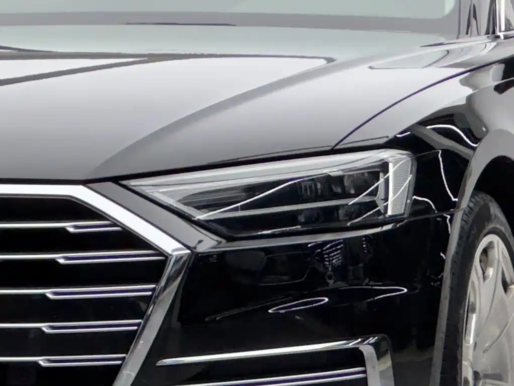 Audi A8 — фото 3