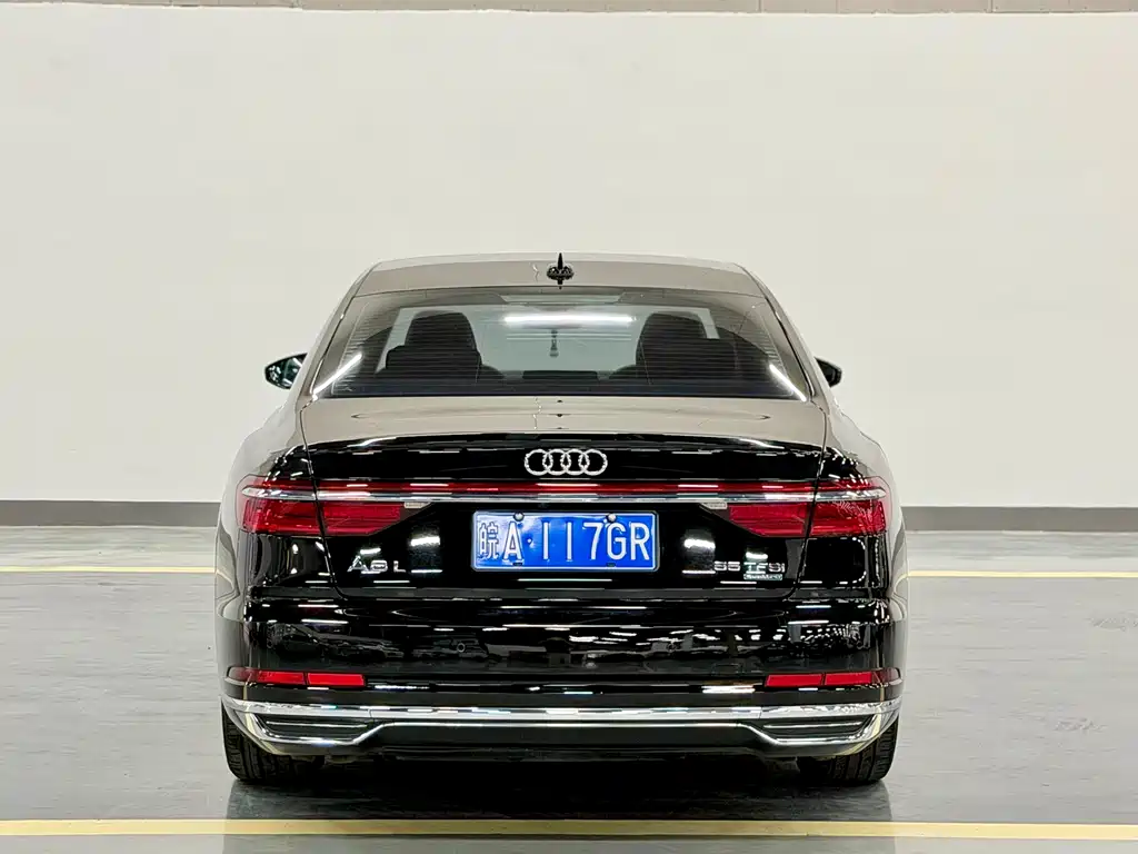 Audi A8 — фото 9