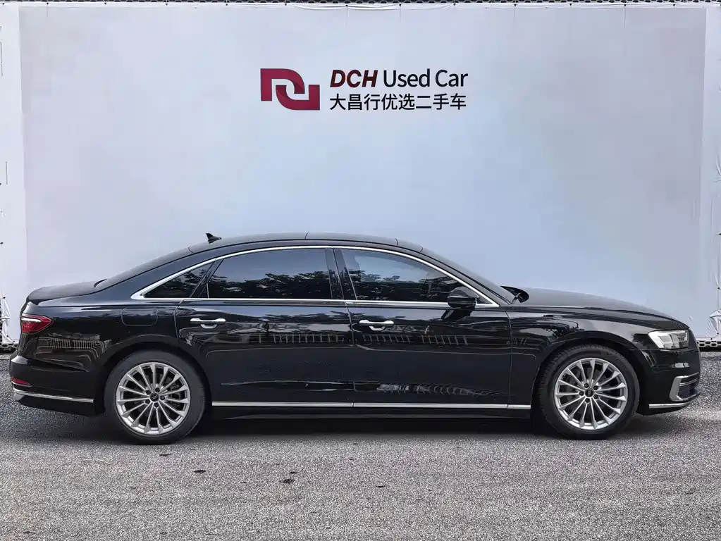 Audi A8 — фото 3