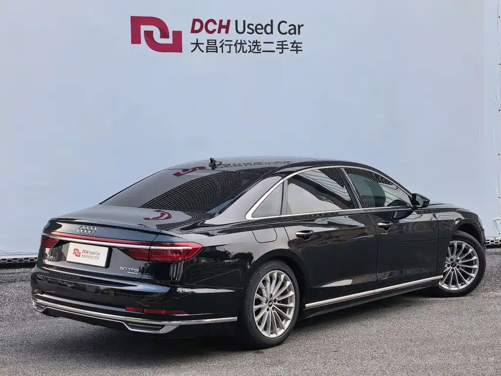 Audi A8 — фото 4
