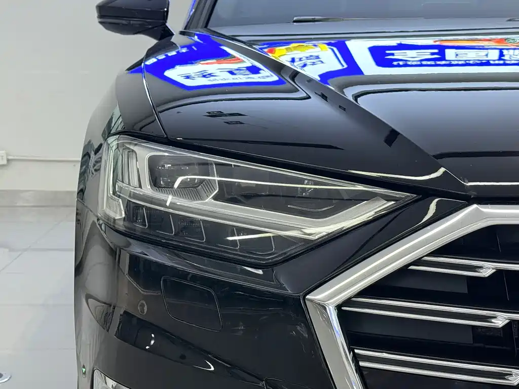 Audi A8 — фото 4