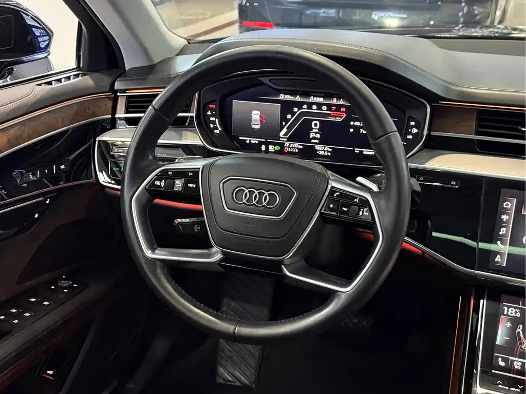Audi A8 — фото 5