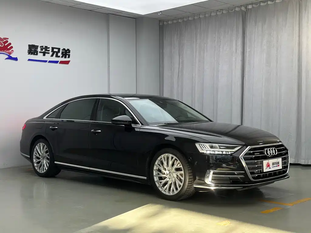 Audi A8 — фото 4