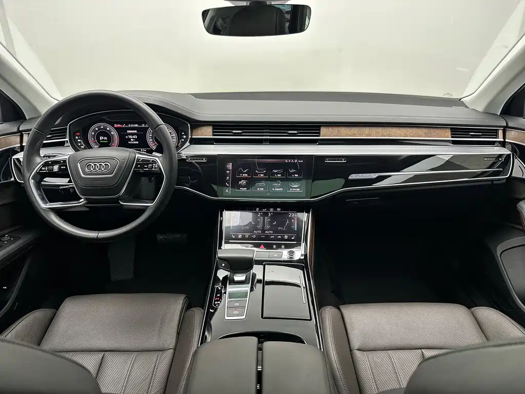 Audi A8 — фото 41