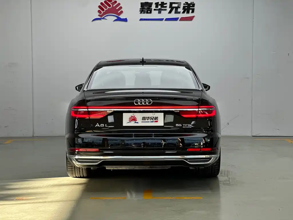 Audi A8 — фото 9