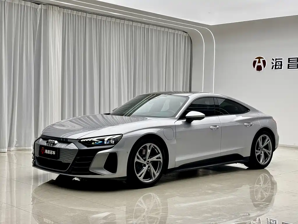 Audi RS e-tron GT — фото 3