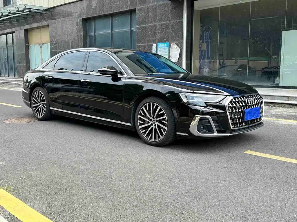 Audi A8 — фото 3