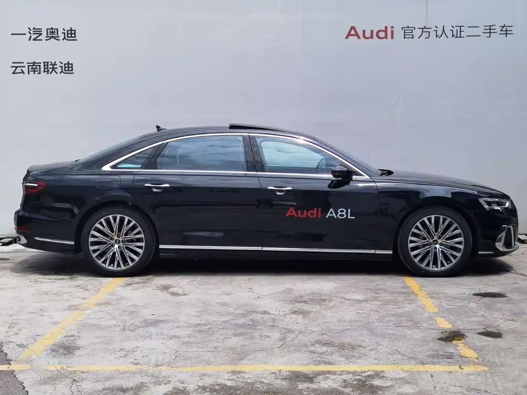 Audi A8 — фото 3