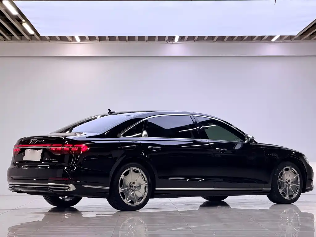 Audi A8 — фото 14