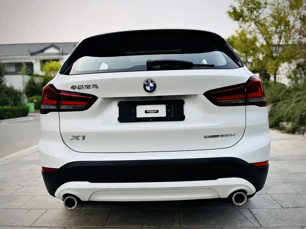 BMW X1 — фото 5
