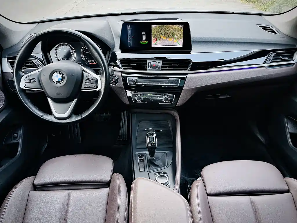 BMW X1 — фото 8