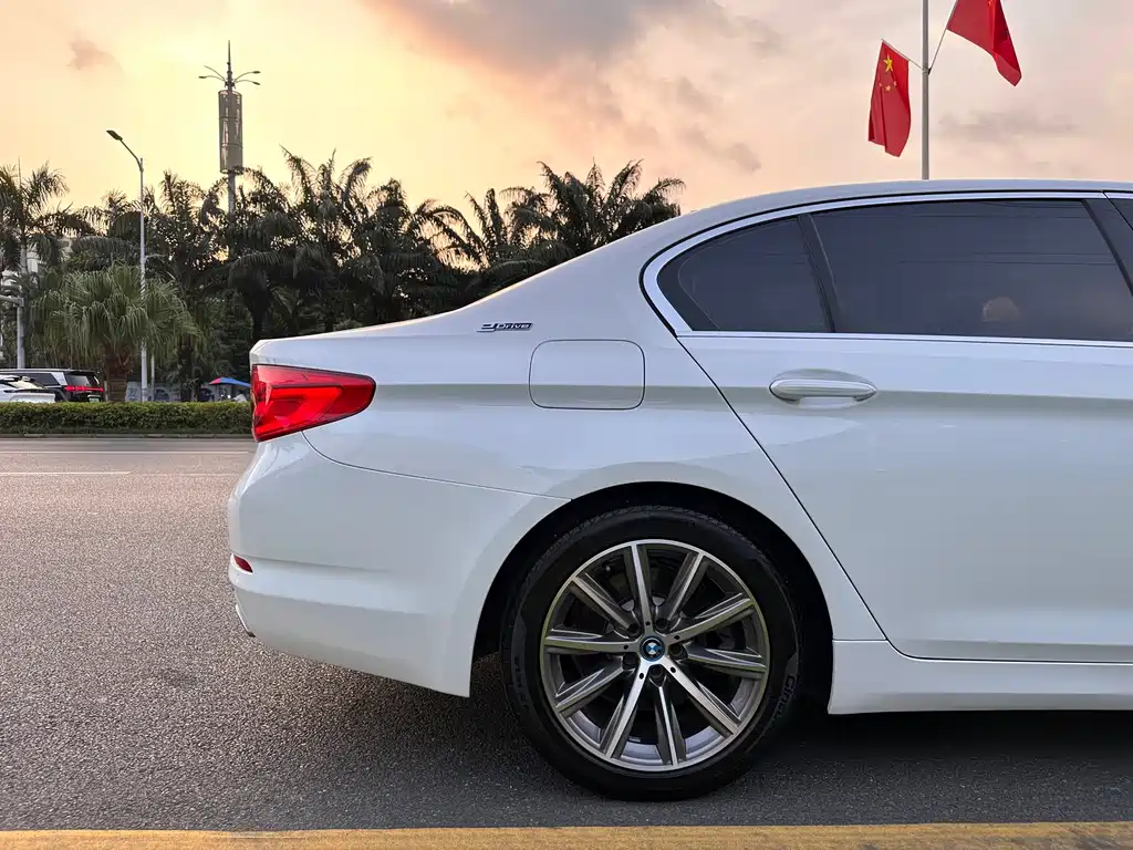 BMW 5 Series New Energy — фото 29