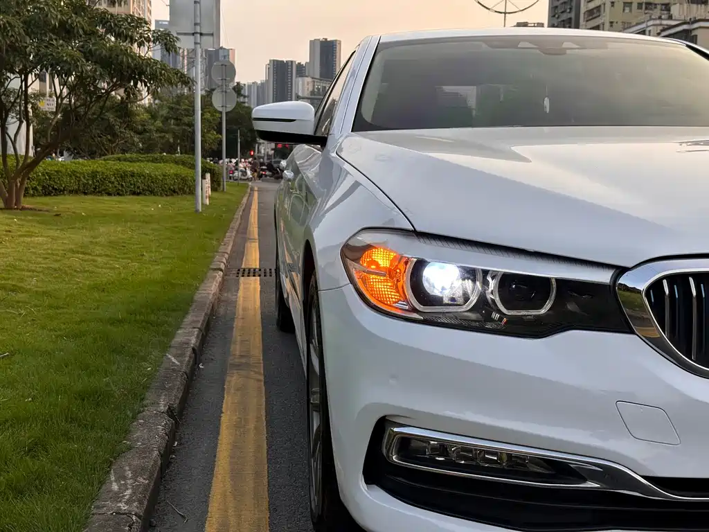 BMW 5 Series New Energy — фото 30