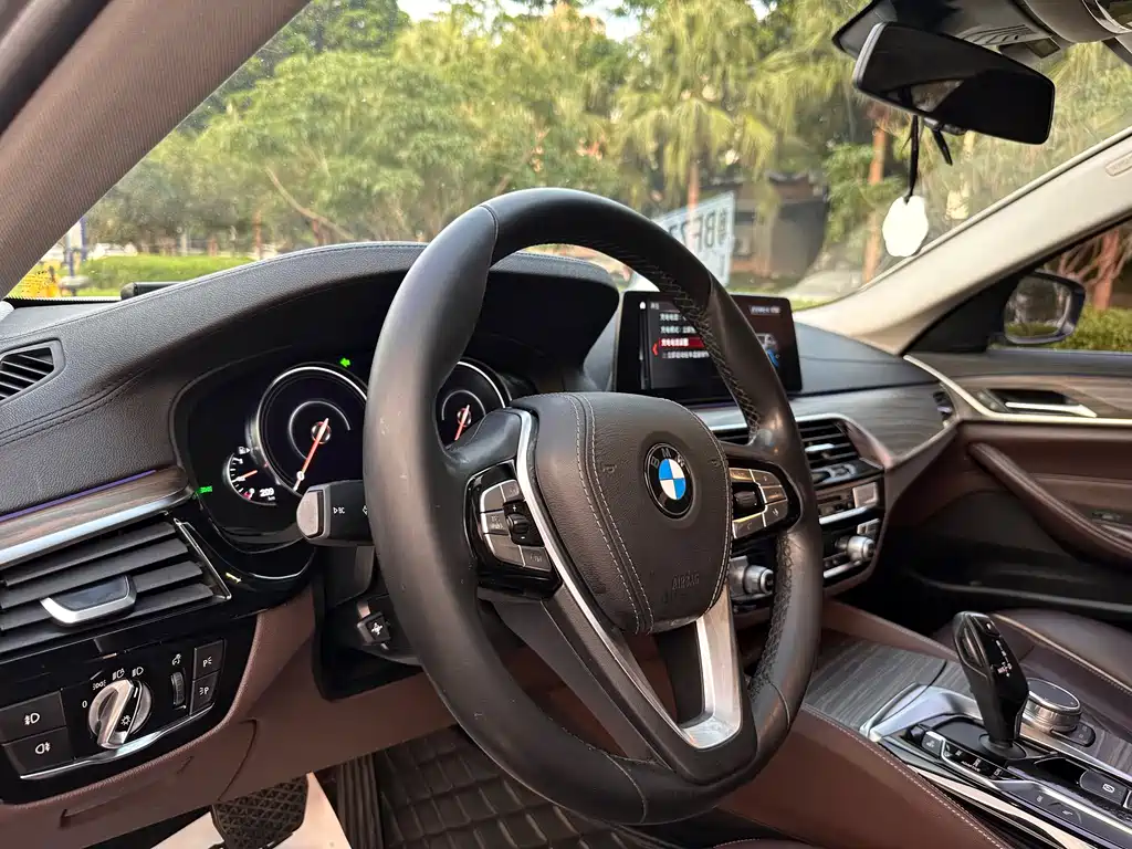 BMW 5 Series New Energy — фото 31