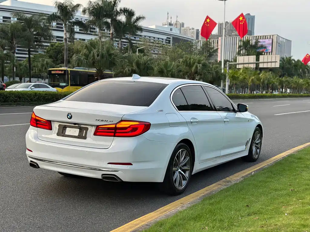 BMW 5 Series New Energy — фото 7