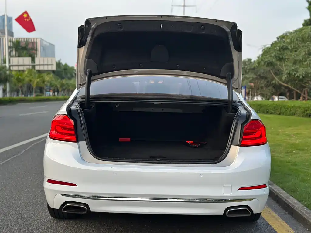 BMW 5 Series New Energy — фото 8