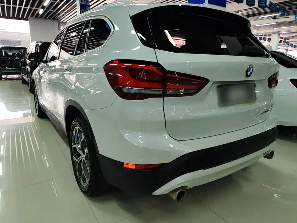 BMW X1 — фото 5