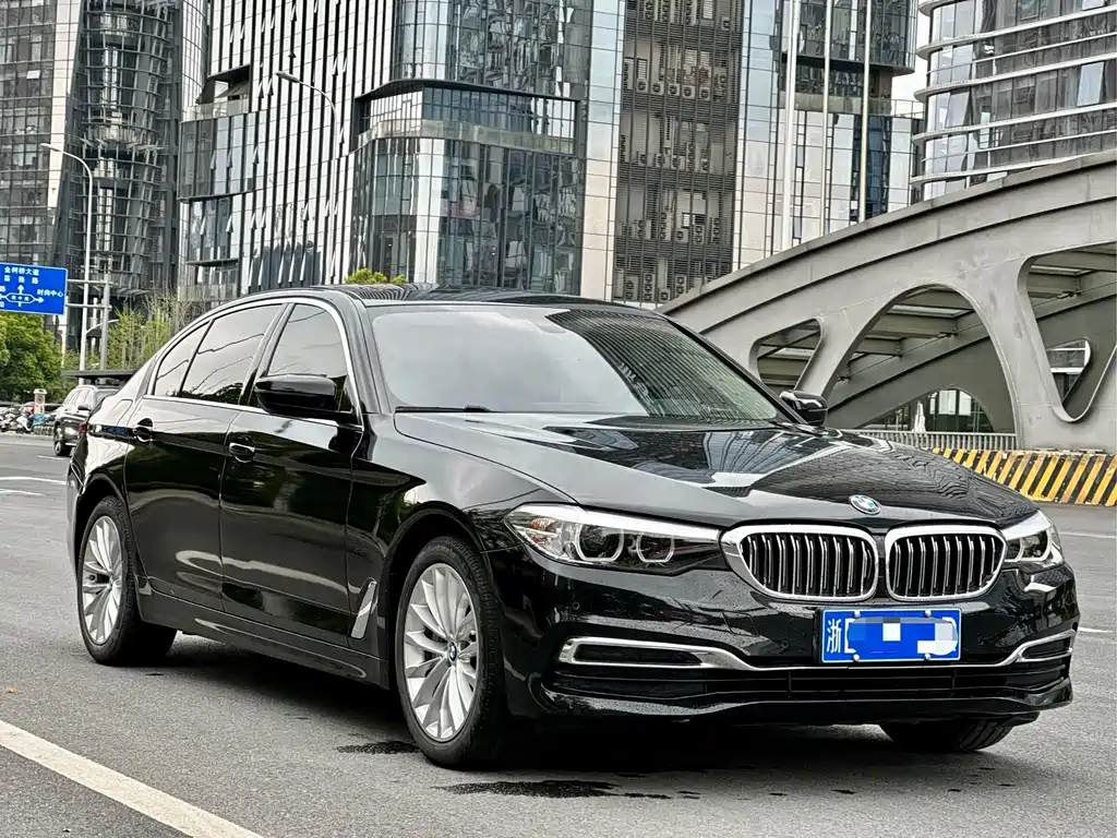 BMW 5 Series — фото 3