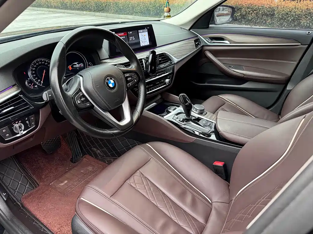 BMW 5 Series — фото 9