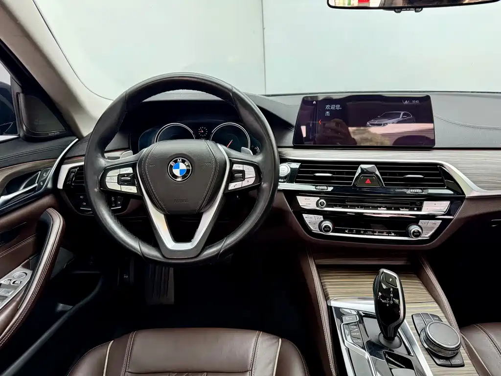 BMW 5 Series — фото 19