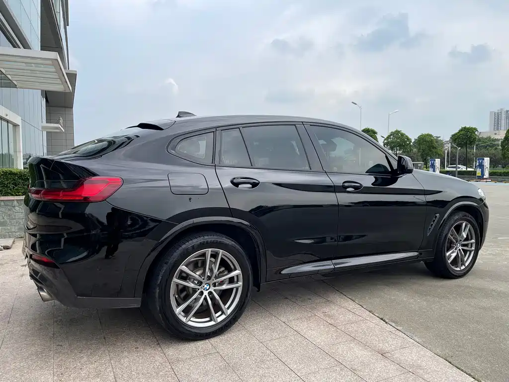 BMW X4 — фото 4