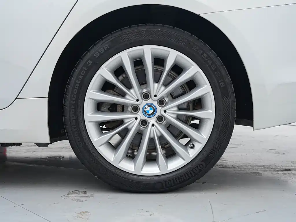 BMW 5 Series New Energy — фото 6