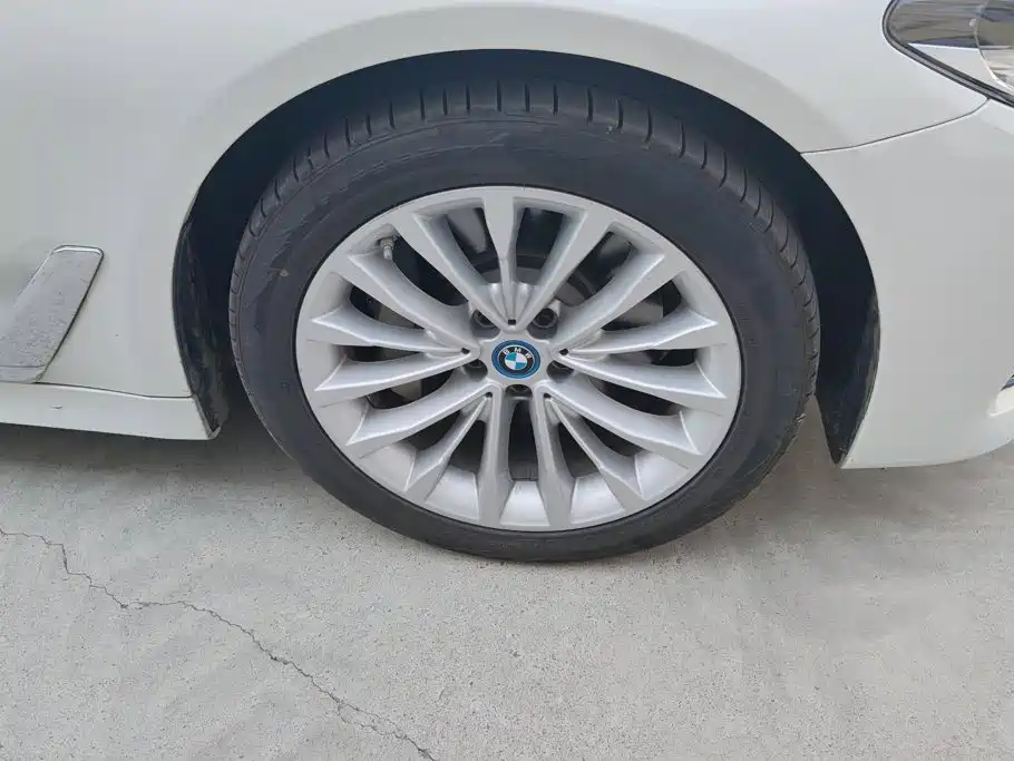 BMW 5 Series New Energy — фото 6