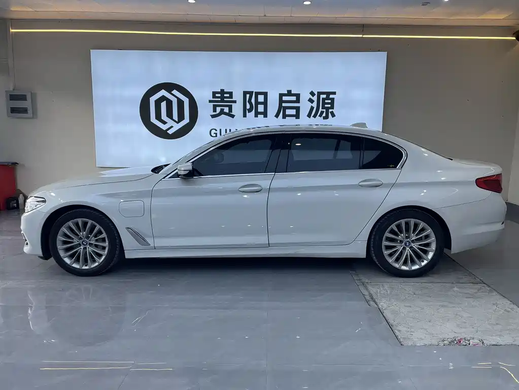 BMW 5 Series New Energy — фото 3