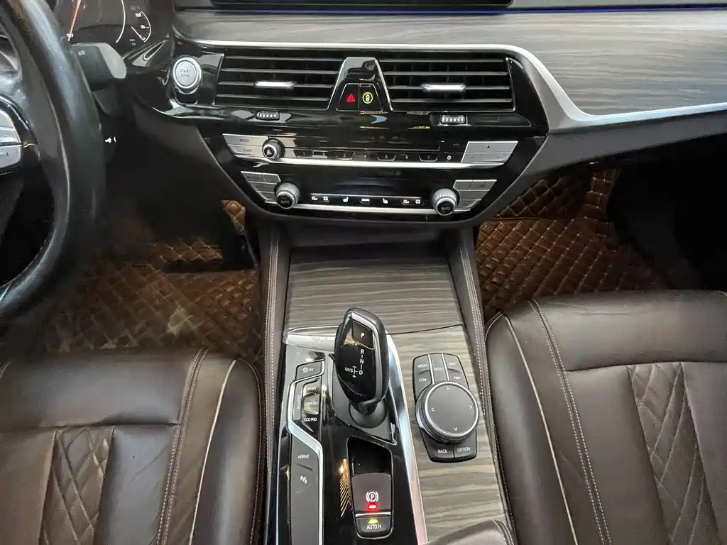 BMW 5 Series New Energy — фото 7