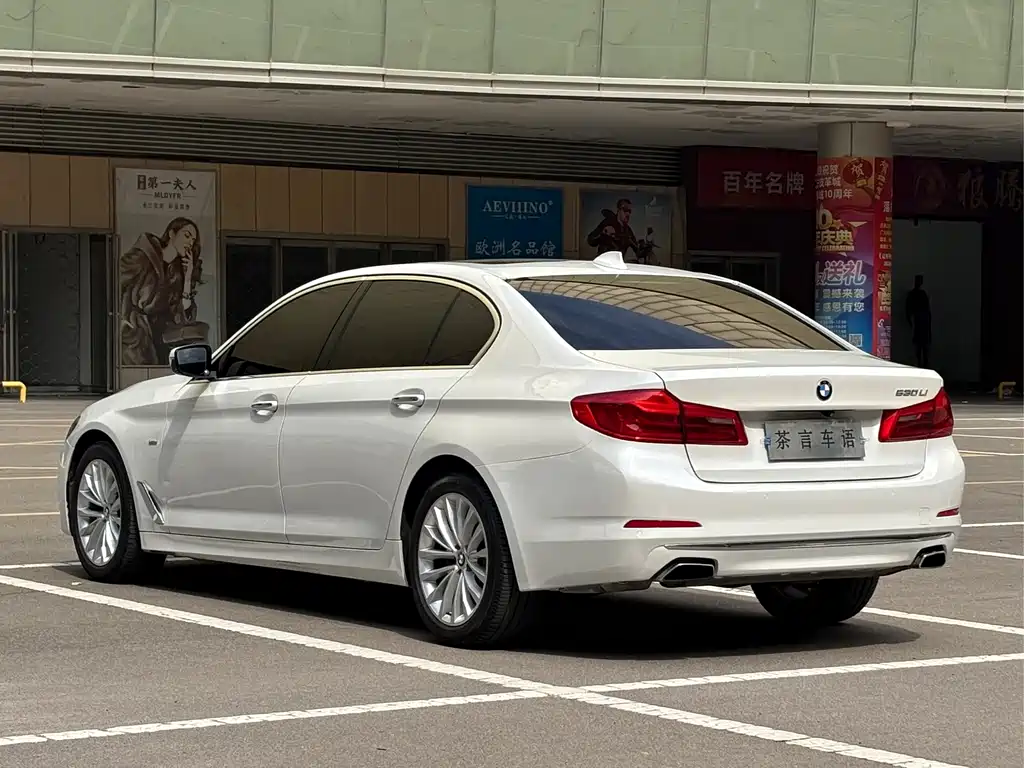 BMW 5 Series — фото 6