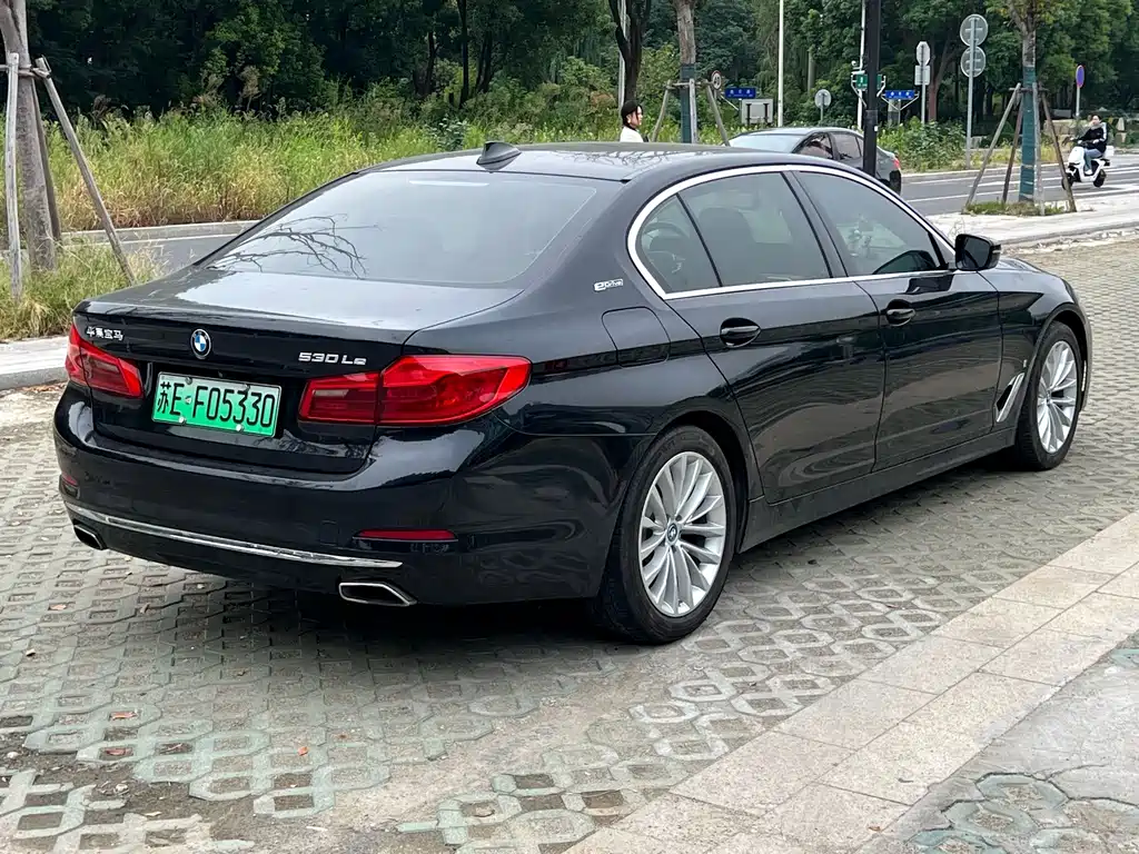 BMW 5 Series New Energy — фото 9