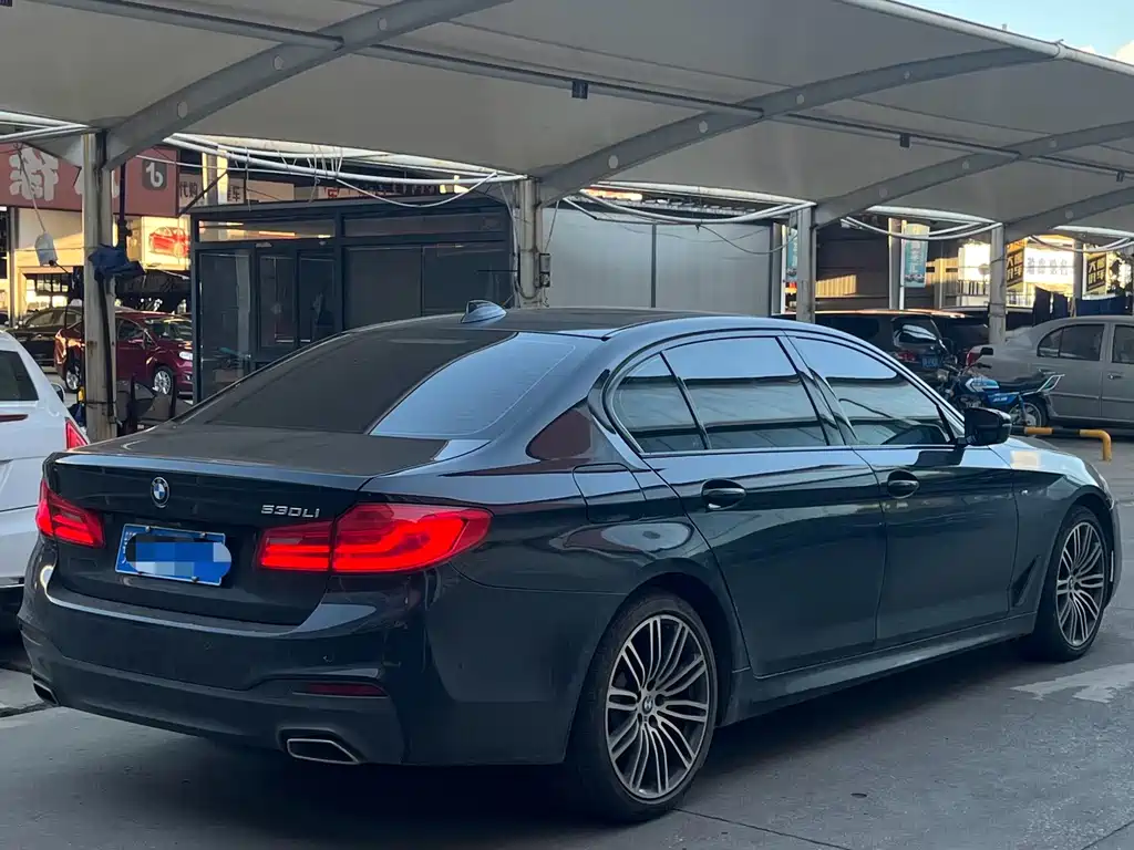 BMW 5 Series — фото 4