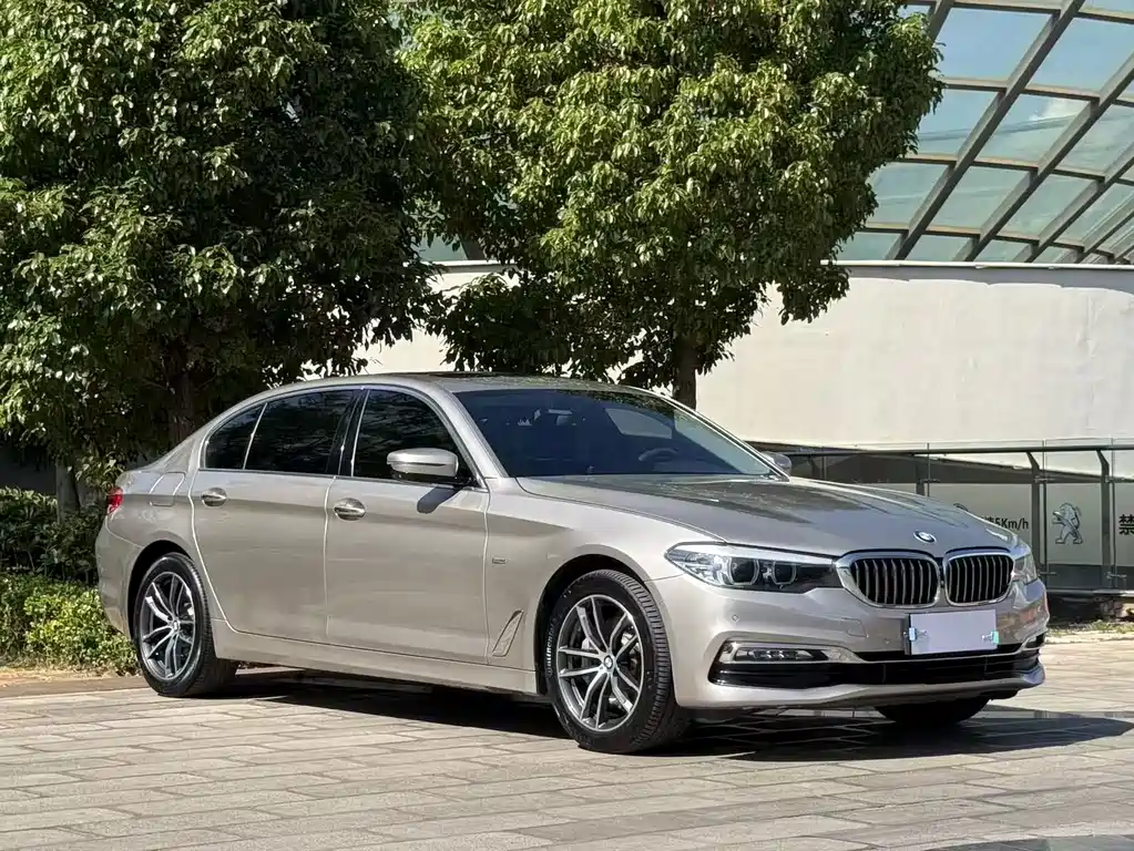 BMW 5 Series — фото 3