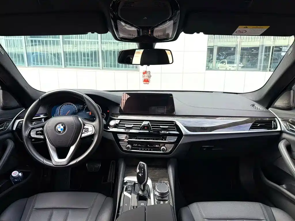 BMW 5 Series — фото 5