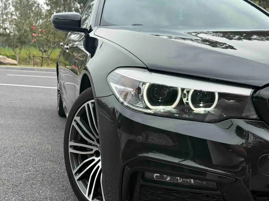 BMW 5 Series — фото 4