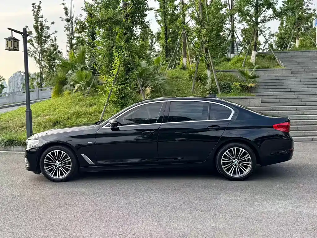 BMW 5 Series — фото 3