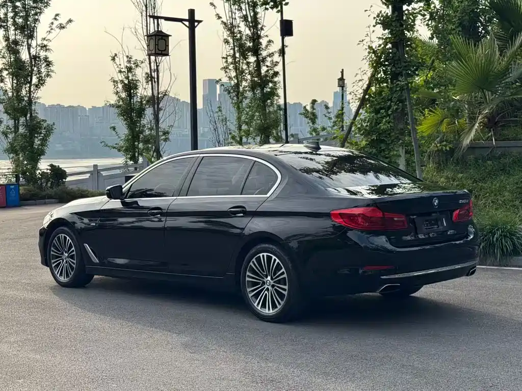 BMW 5 Series — фото 4
