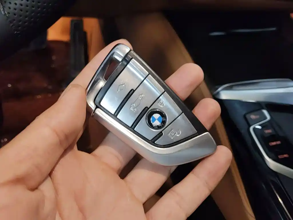 BMW 5 Series — фото 9