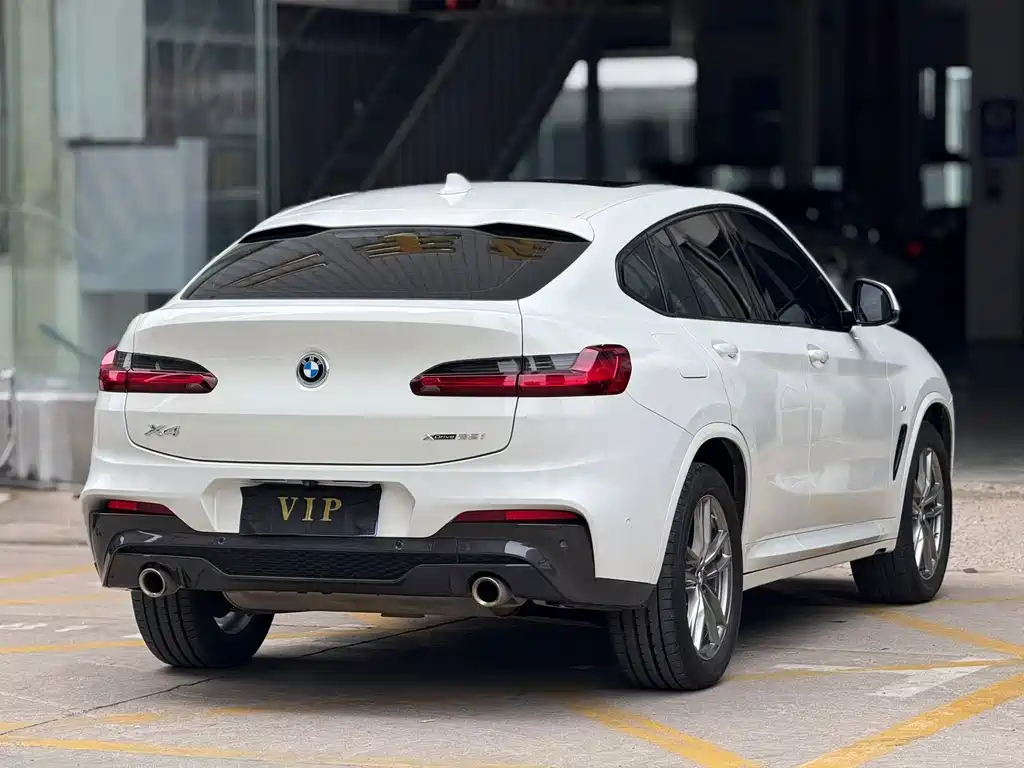 BMW X4 — фото 7