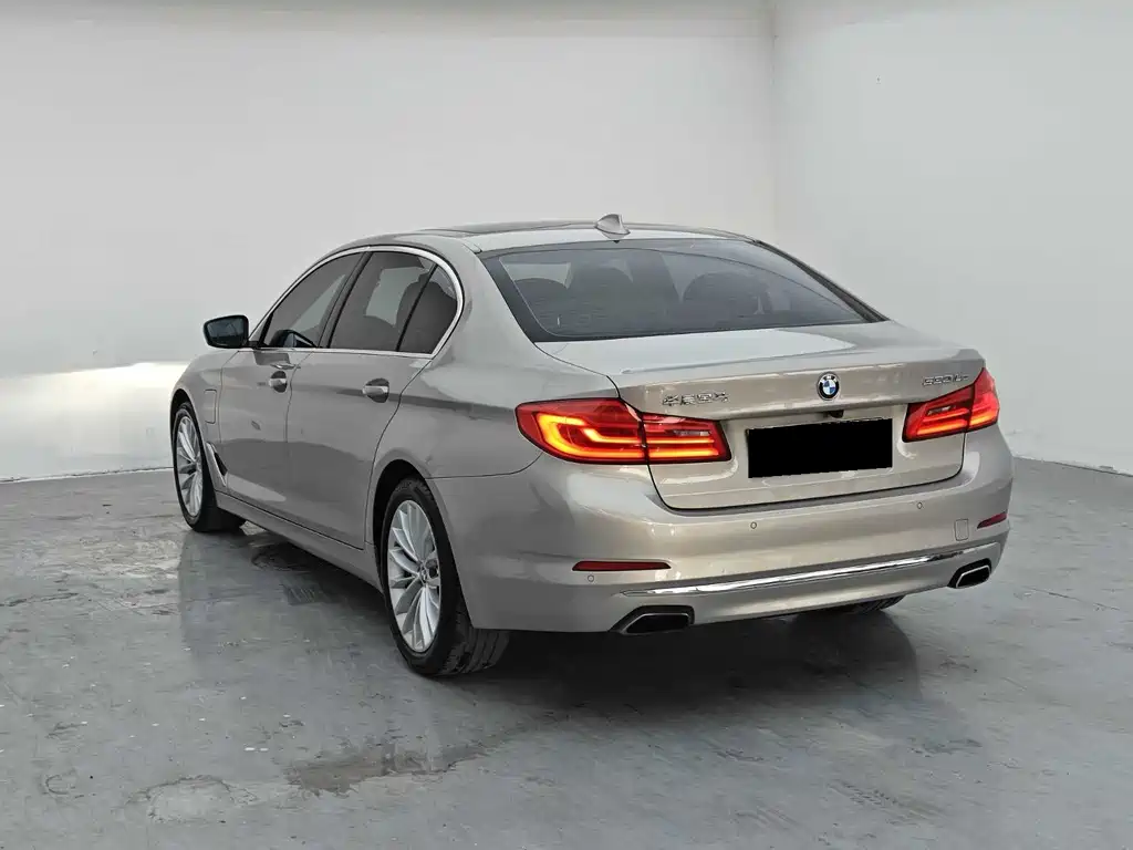 BMW 5 Series New Energy — фото 9